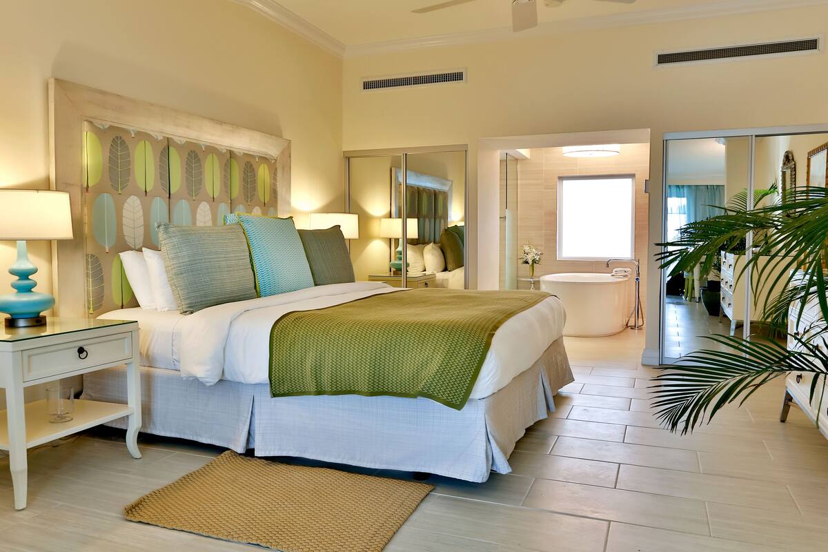 in-room safe, desk, laptop workspace, iron/ironing board