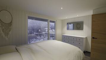 3 Schlafzimmer, Schreibtisch, schallisolierte Zimmer