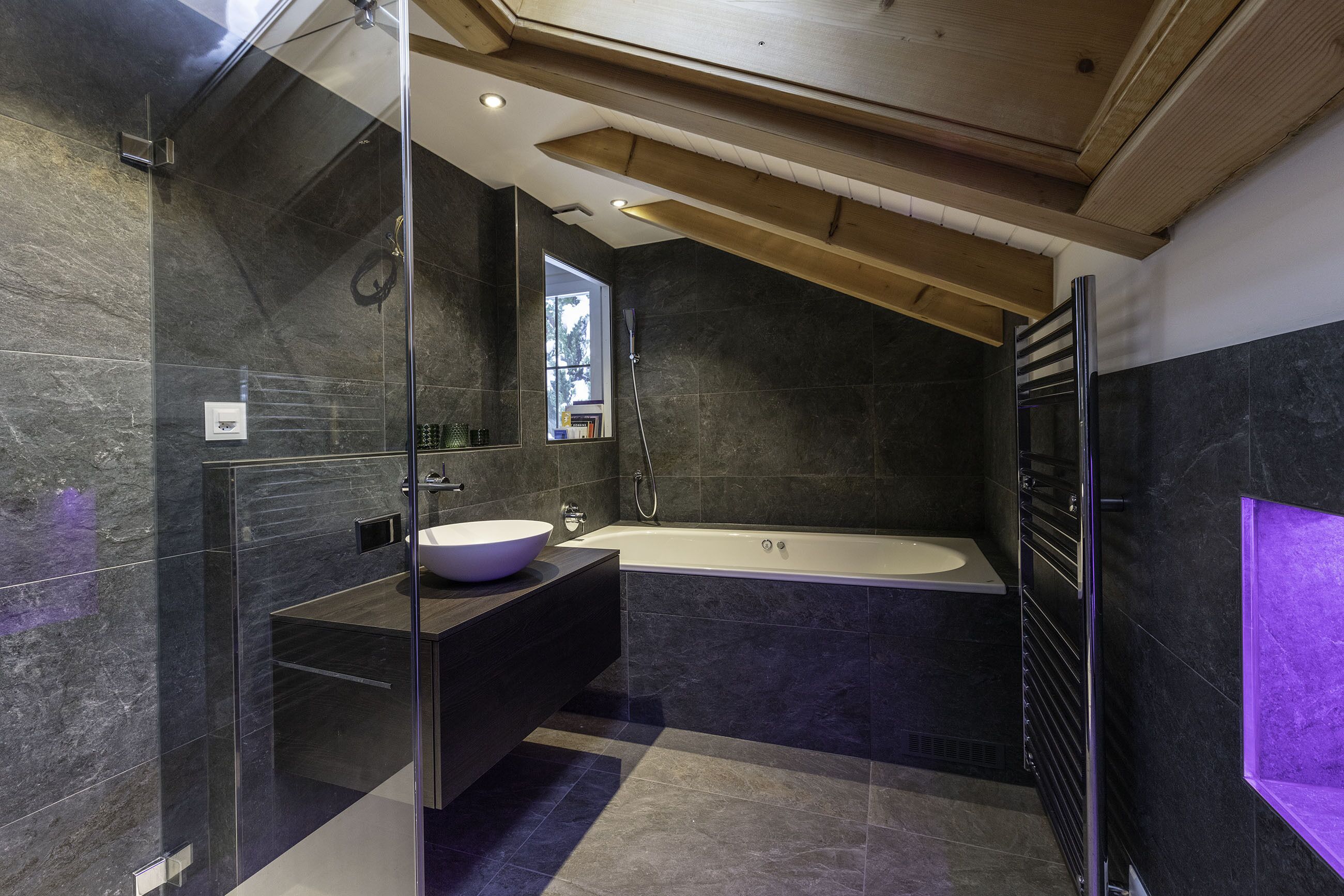 Bathtub, jetted tub, hair dryer, slippers