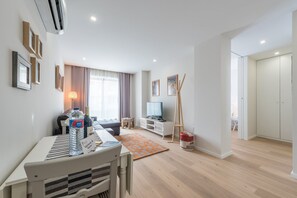 TV - GuestReady - Gemini Apartment (Porto)