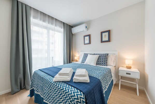 Desk, Internet, bed sheets - GuestReady - Gemini Apartment (Porto)
