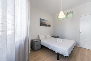 3 Schlafzimmer, Schreibtisch, Internetzugang, Bettwäsche