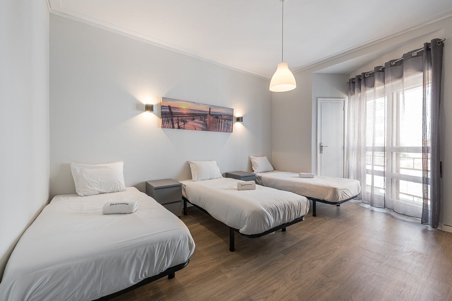 3 slaapkamers, een bureau, internet, beddengoed