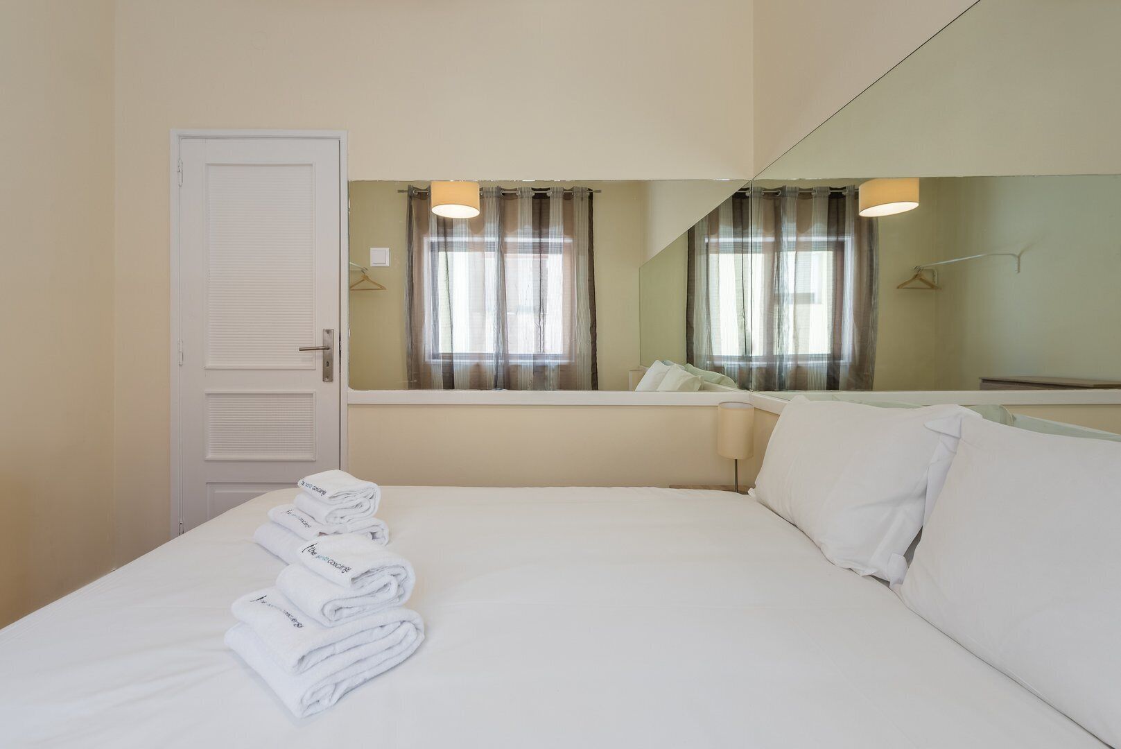 3 chambres, bureau, accès Internet, draps fournis