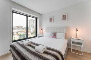 2 Schlafzimmer, Schreibtisch, Bügeleisen/Bügelbrett, Internetzugang