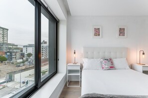 2 bedrooms, desk, iron/ironing board, Internet