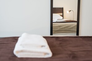 3 chambres, bureau, fer et planche à repasser, accès Internet