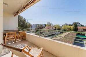 Outdoor dining - Apartment with sea view, 3 bedrooms, air conditioning, WiFi, beach on foot (LA SEYNE SUR MER)