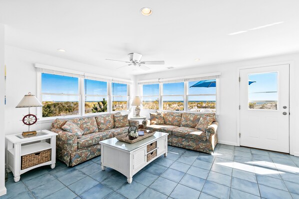 Smart-TV, DVD-Player, Bücher