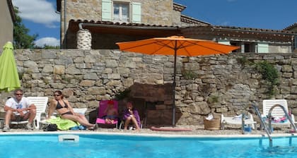 Clear waters, gĂźte "le lavoir"