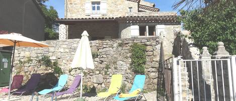 Piscina all'aperto, una piscina riscaldata