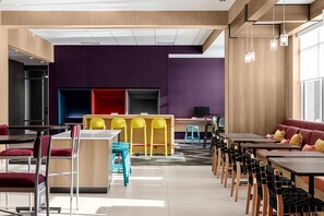 包含每日自助早餐