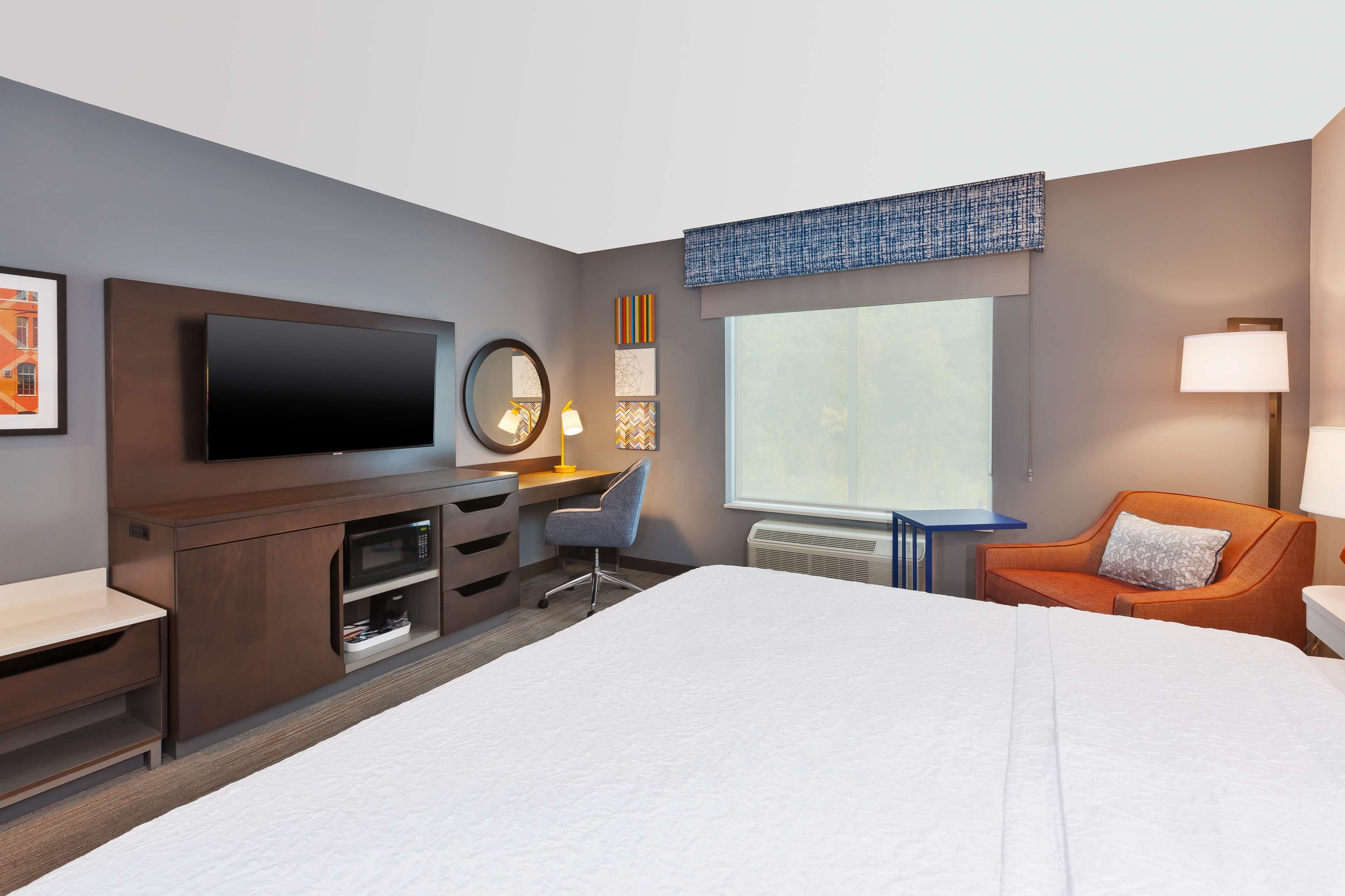 1 bedroom, in-room safe, desk, bed sheets