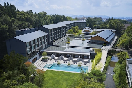 Exterior. ROKU KYOTO, LXR Hotels & Resorts