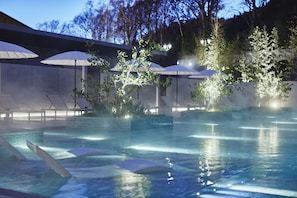 Outdoor pool, pool umbrellas