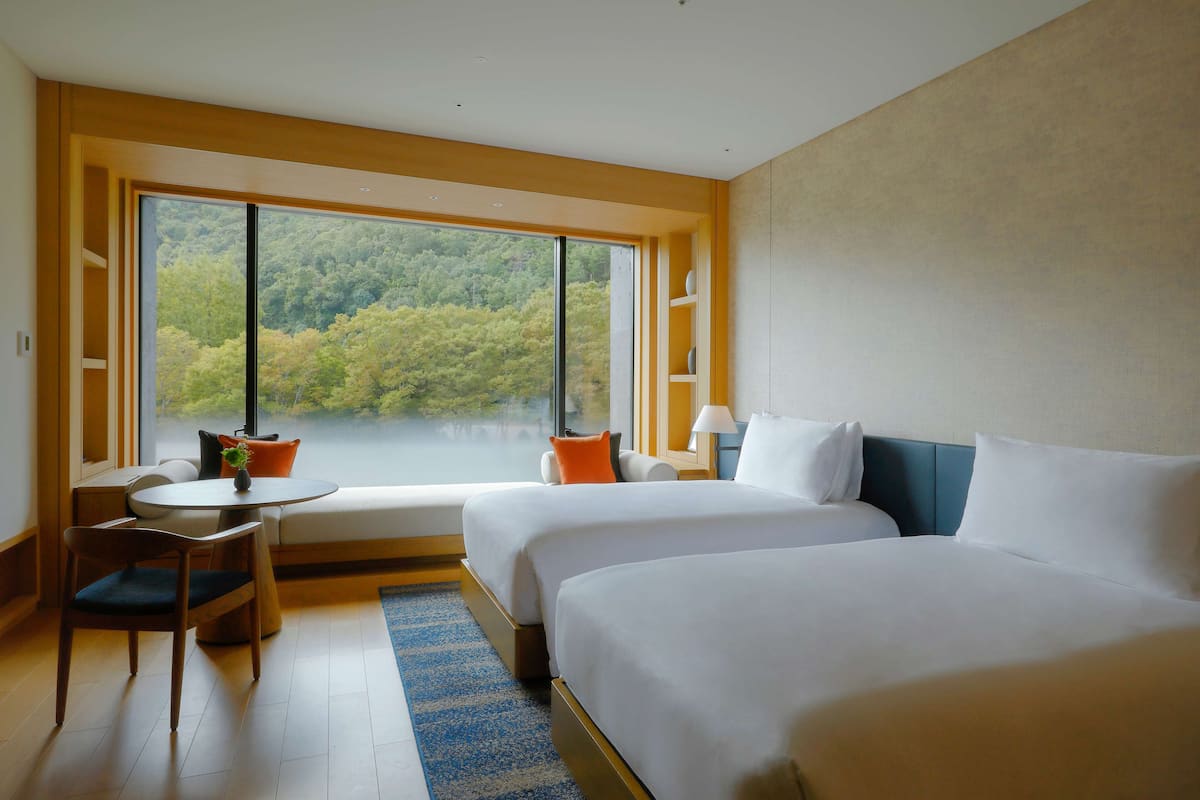 Ropa de cama de alta calidad y minibar