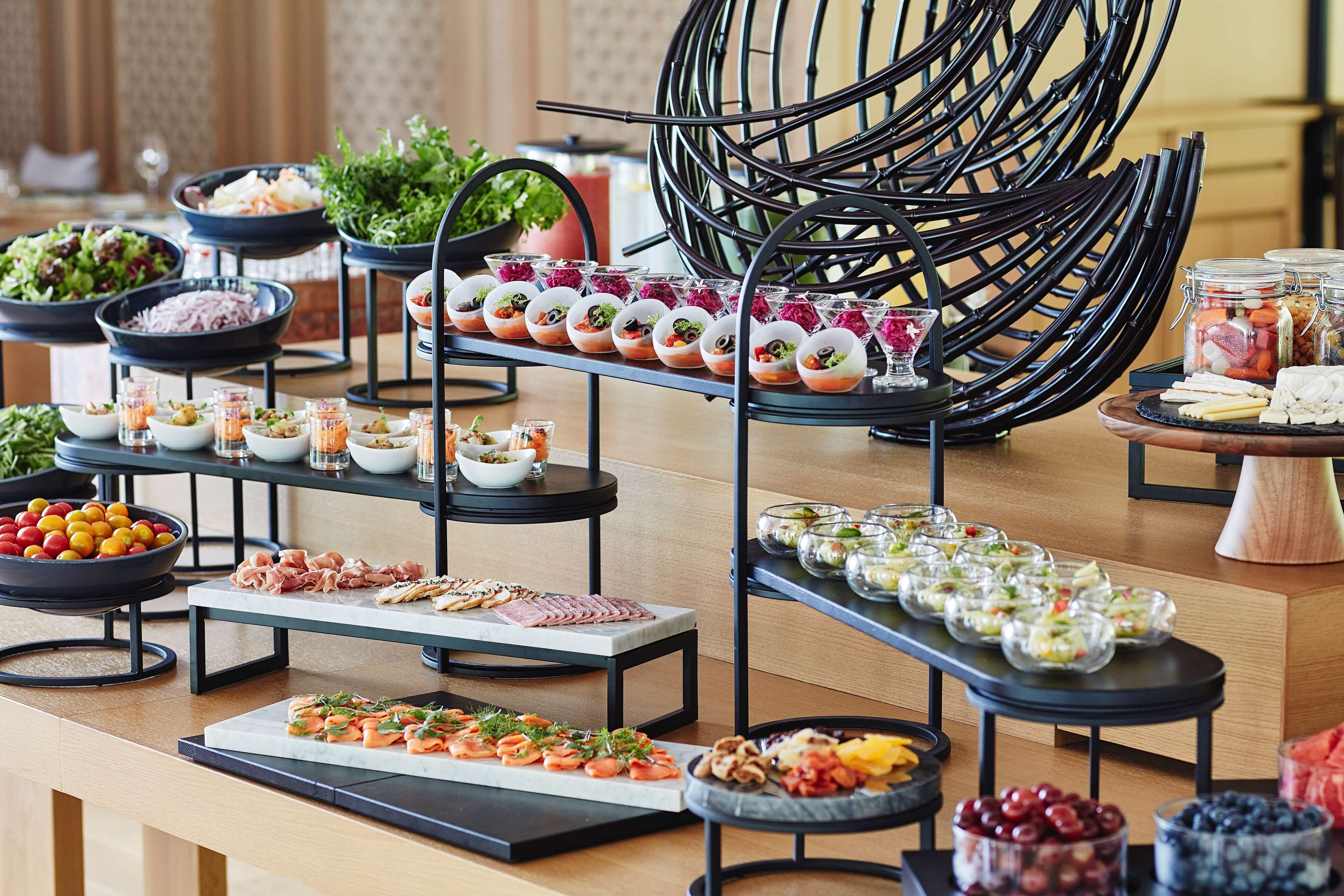 Desayuno buffet diario (JPY 6300 por persona)