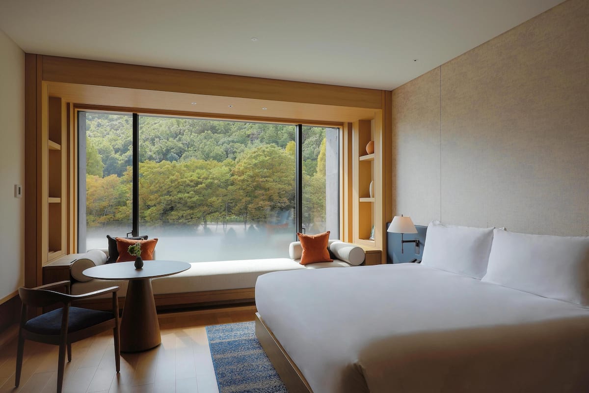Phòng Premium, 1 giường cỡ king (Deluxe) | Bộ đồ giường cao cấp, minibar, két bảo mật tại phòng 