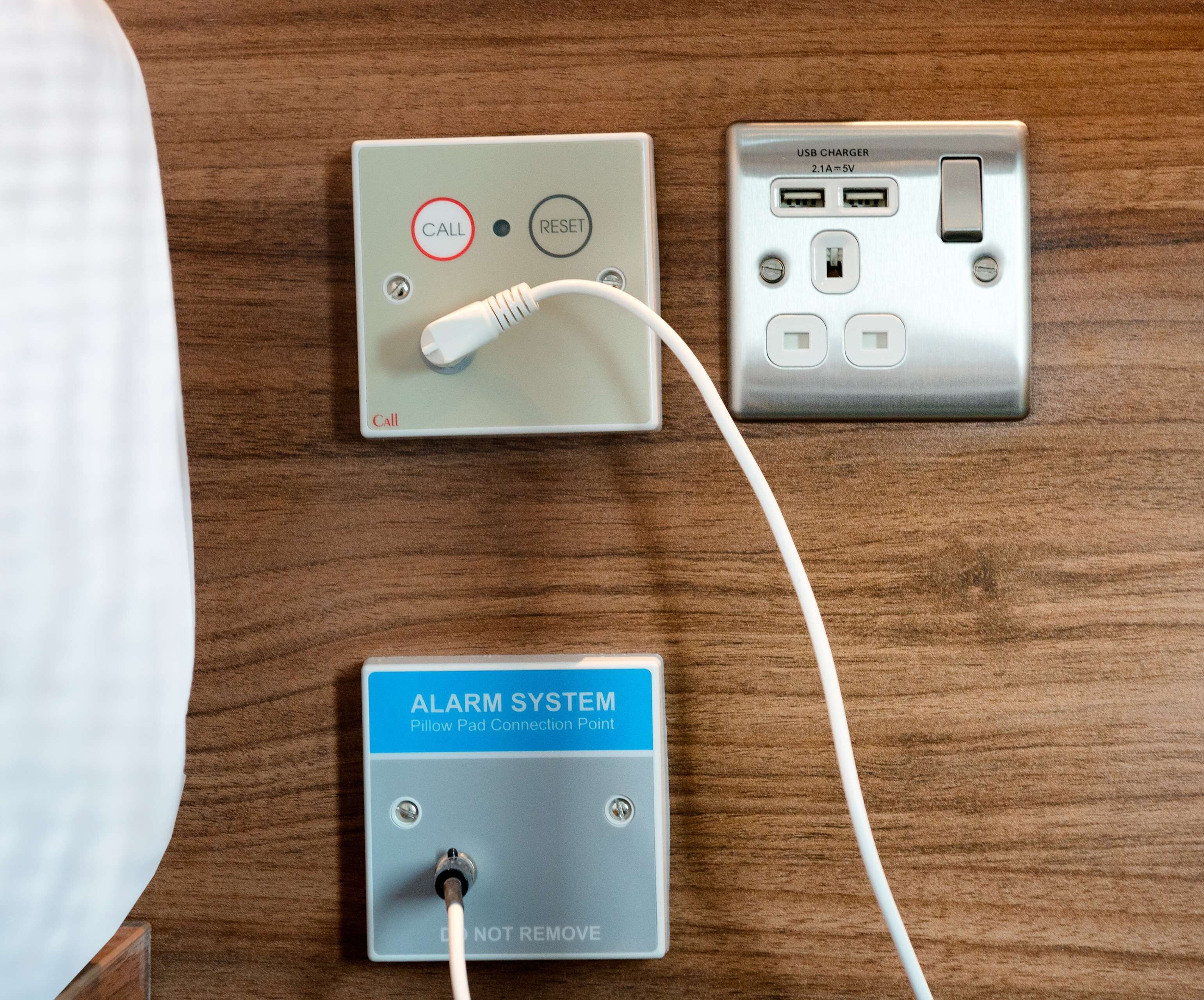 room, 1 queen bed, accessible | hypo-allergenic bedding, in-room safe, desk, laptop workspace