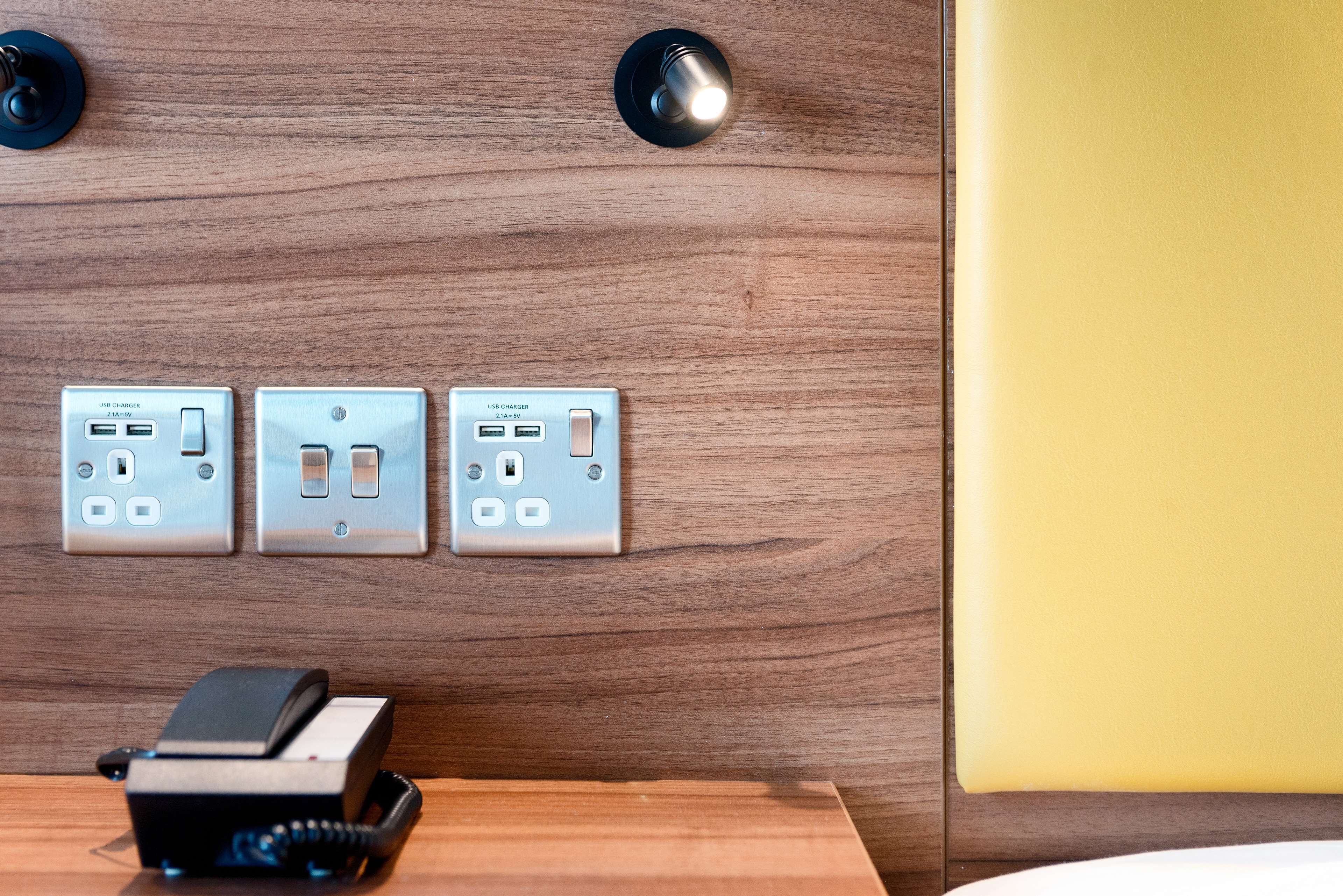 hypo-allergenic bedding, in-room safe, desk, laptop workspace