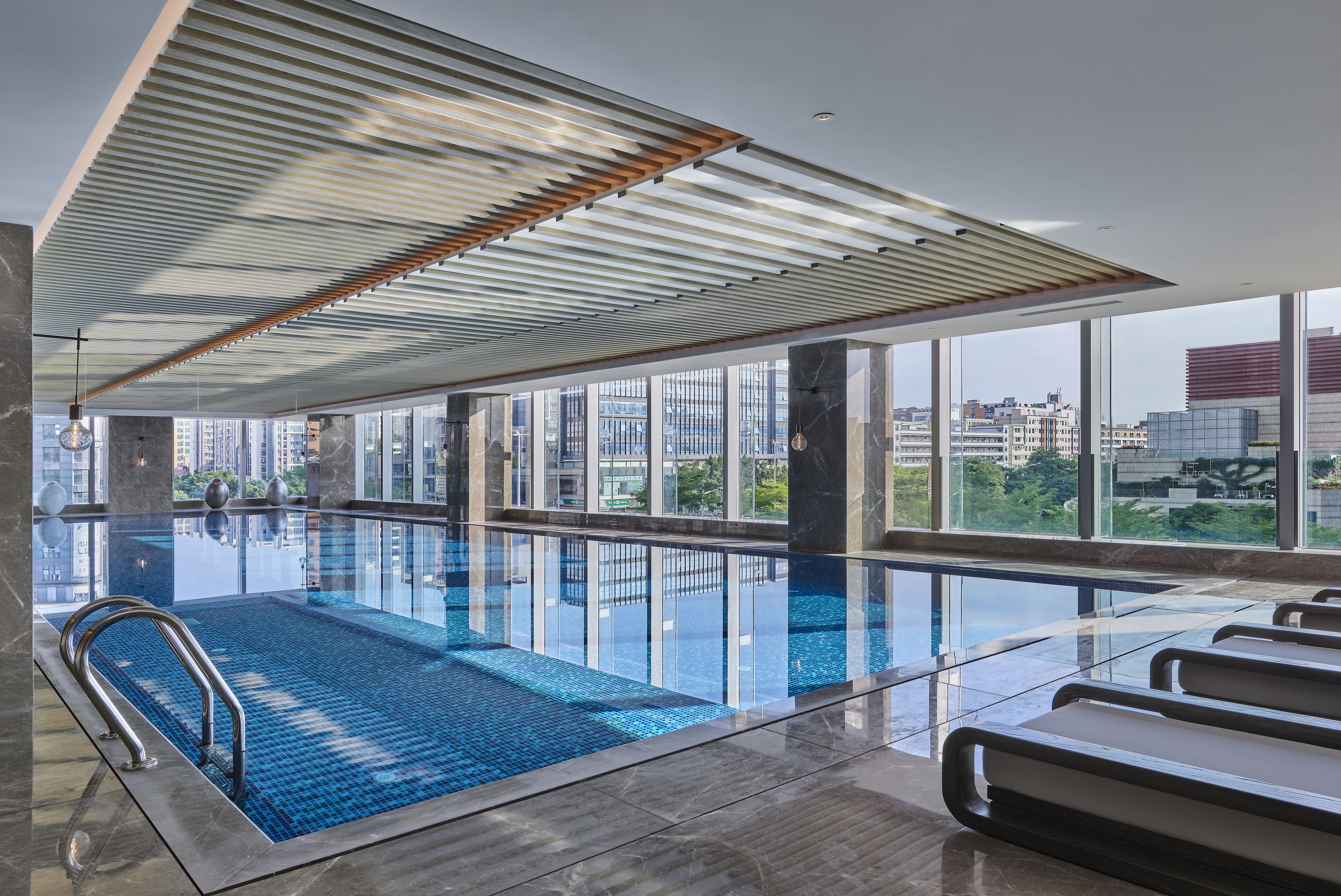 Indoor pool, sun loungers