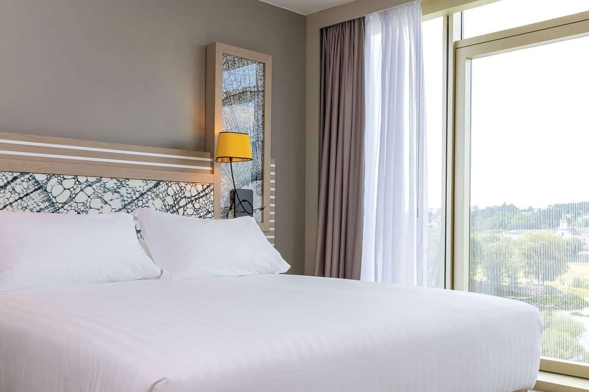 Hochwertige Bettwaren, Zimmersafe, laptopgeeigneter Arbeitsplatz