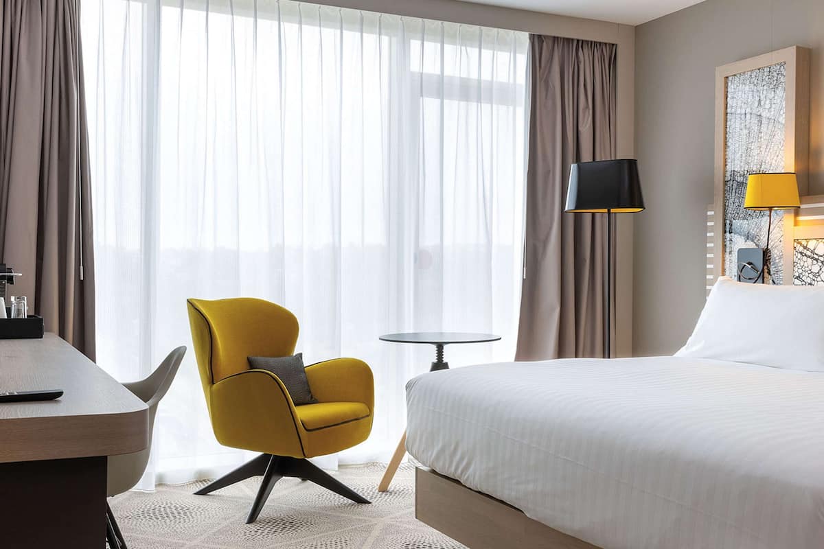 premium bedding, in-room safe, laptop workspace, blackout curtains