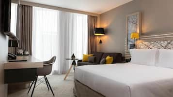 Premium bedding, in-room safe, laptop workspace, blackout curtains