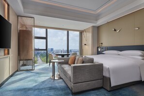 Kamar Basic, 1 Tempat Tidur King | Seprai antialergi, selimut bulu angsa, minibar, dan brankas