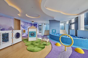 Lasten leikkialue sisätiloissa