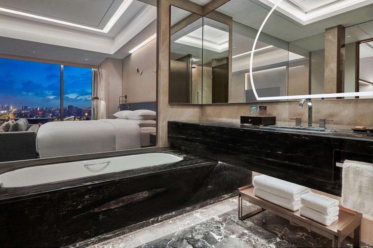 King Deluxe Room