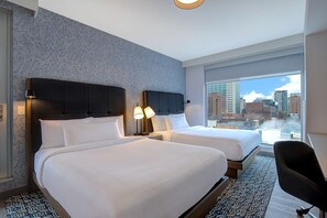 Phòng Suite, 1 phòng ngủ, ban công, quang cảnh thành phố | Bộ đồ giường cao cấp, két bảo mật tại phòng 
