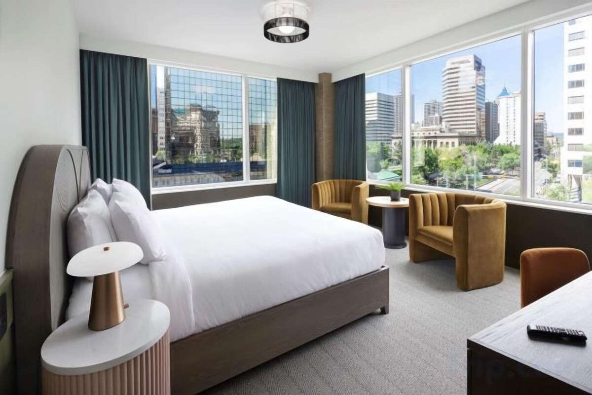 Savour Corner Room 1 King Bed