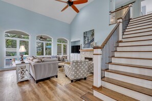 Télévision, cheminée