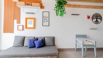 Apartment | Living area | TV