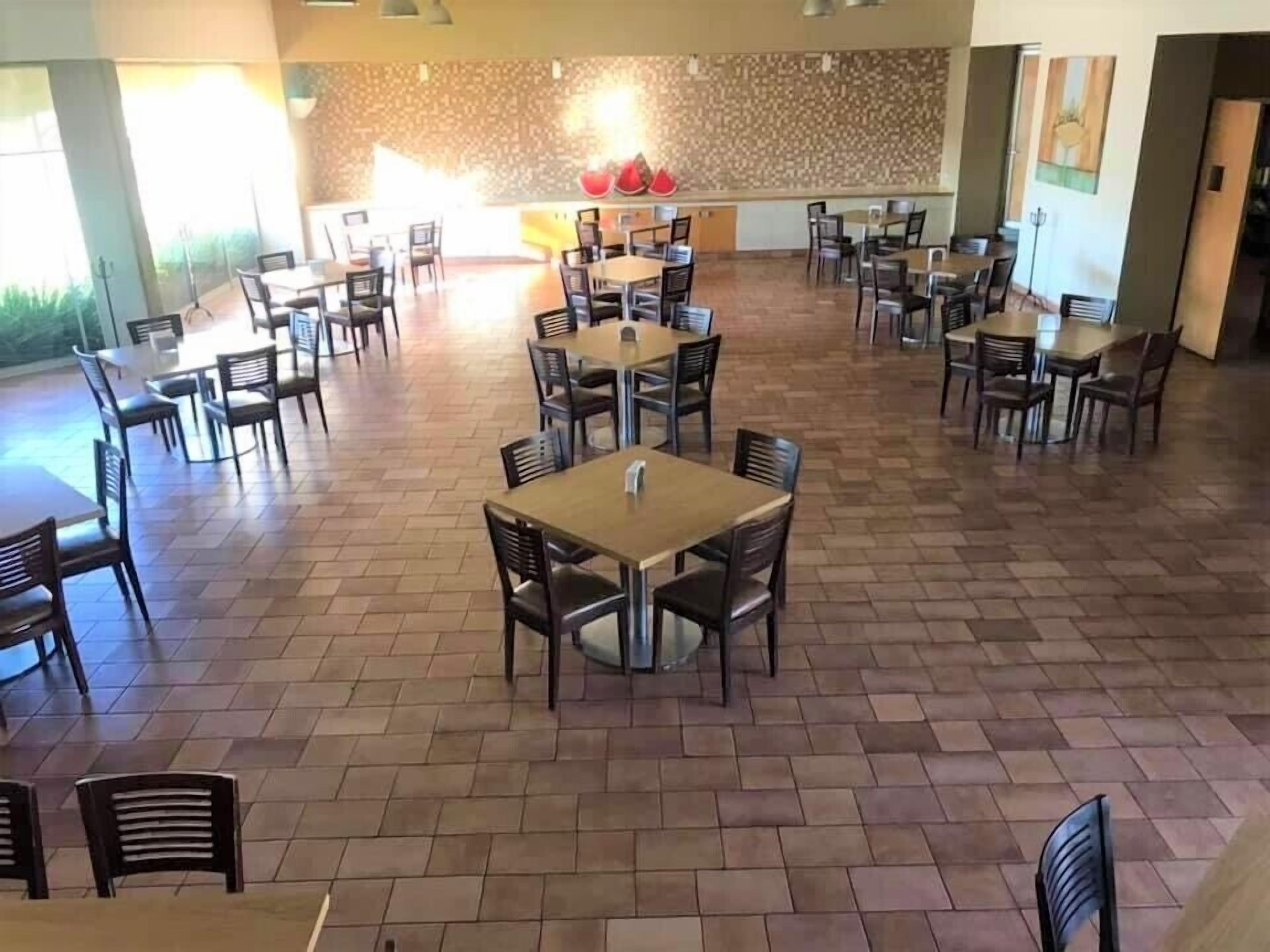 breakfast, lunch, dinner served; international cuisine, pool views