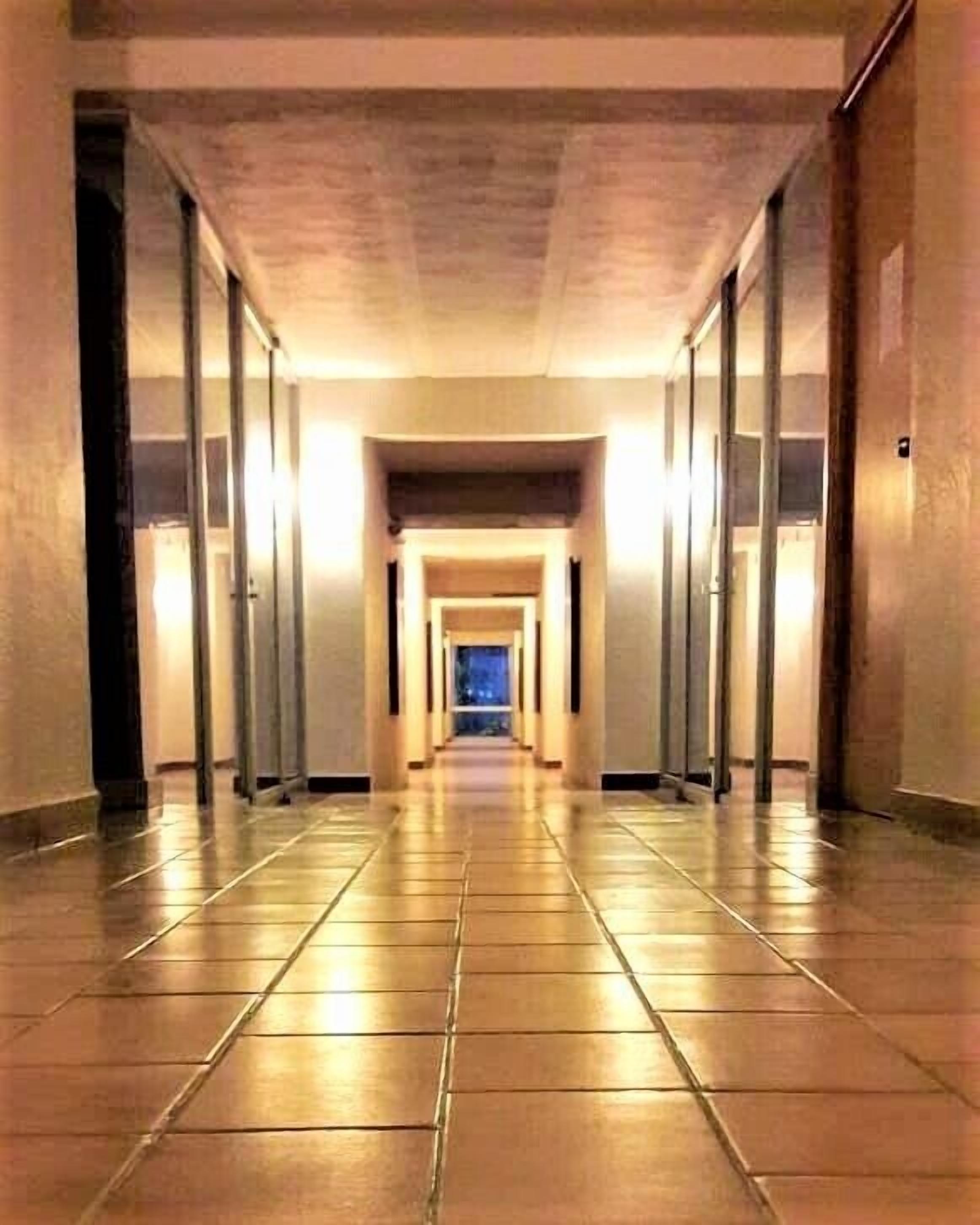 32-inch LED TV with cable channels, TV