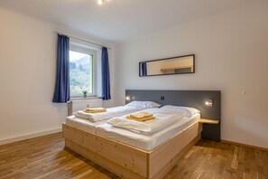 3 quartos, Wi-Fi de cortesia, roupa de cama