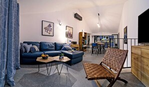 TV - Villa Creativa with Heated Pool (Splitska)
