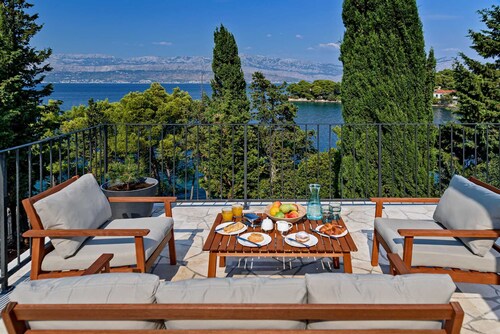 Villa Creativa with Heated Pool