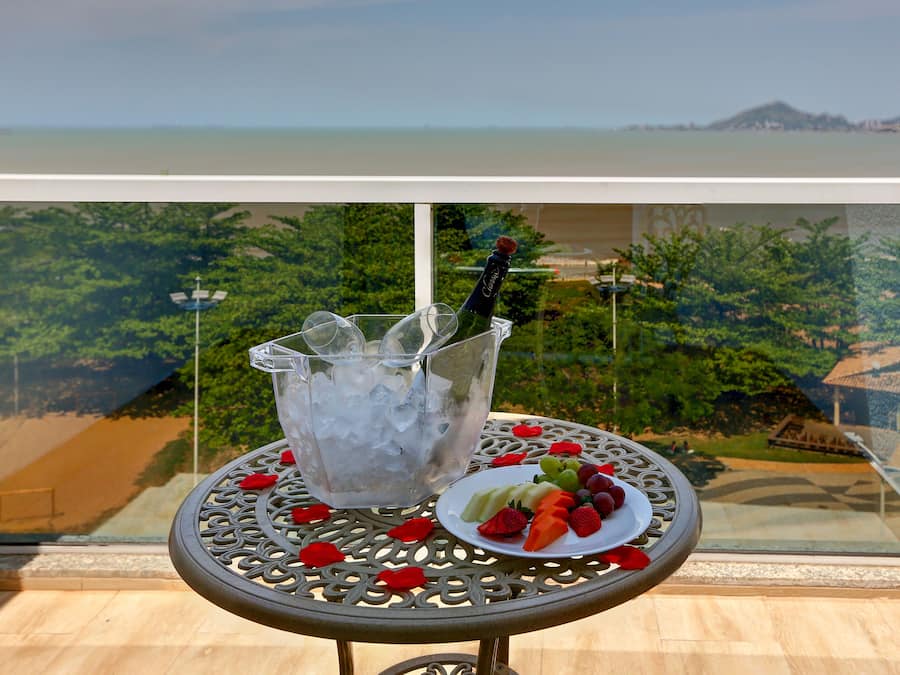 Minibar, caja de seguridad en la habitación, escritorio y wifi gratis