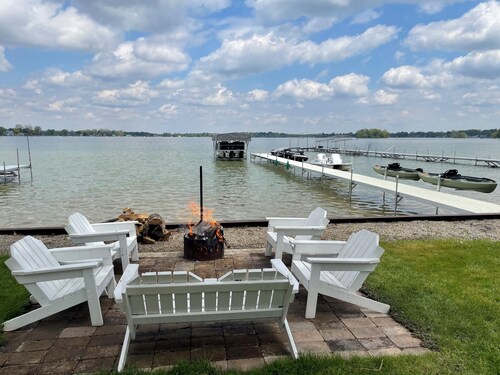 Spacious, remodeled,  family friendly lakefront home.