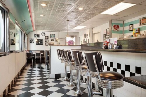 Travelodge by Wyndham Dunsmuir