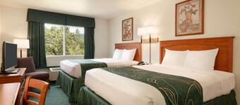 Travelodge by Wyndham Dunsmuir