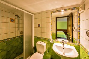 Bathroom - Mazourka (Ithaki)