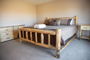 5 bedrooms, iron/ironing board, free WiFi, bed sheets