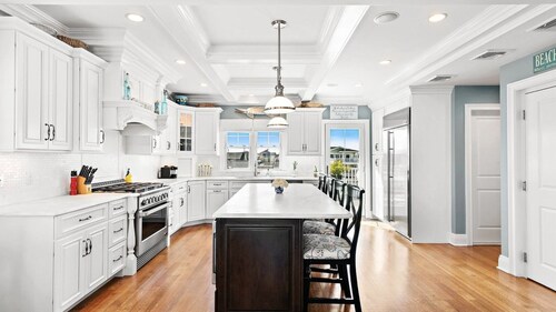 Oceanside fully remodeled home with new furniture. Only 4 houses to the beach!