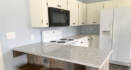 Family Getaway, Minutes away from Leland, Lake Leelanau, Suttons Bay