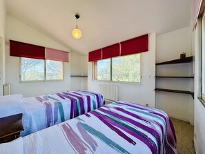 6 habitaciones, tabla de planchar con plancha, internet y ropa de cama 