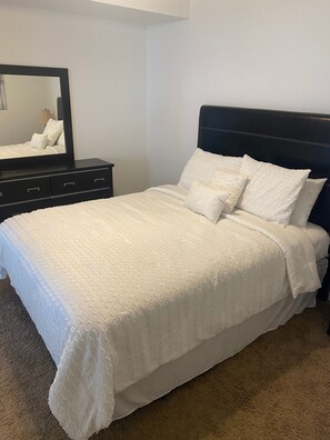 1 habitación, tabla de planchar con plancha, wifi y ropa de cama 